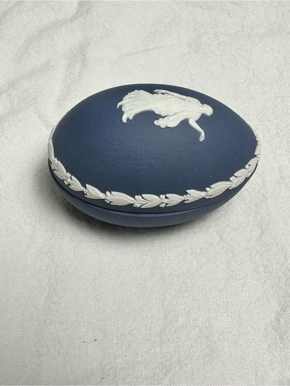 VTG Wedgwood Blue Jasperware Egg Trinket Box -White Relief Dancing Hours Goddess - Picture 6 of 8